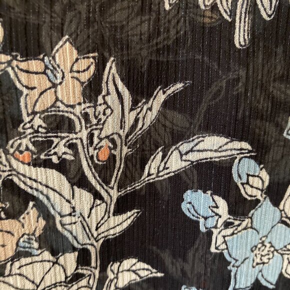 Ann Taylor Sheer Floral Short Sleeve Blouse, Navy Blue & Floral Pattern, Size M - Picture 6 of 8